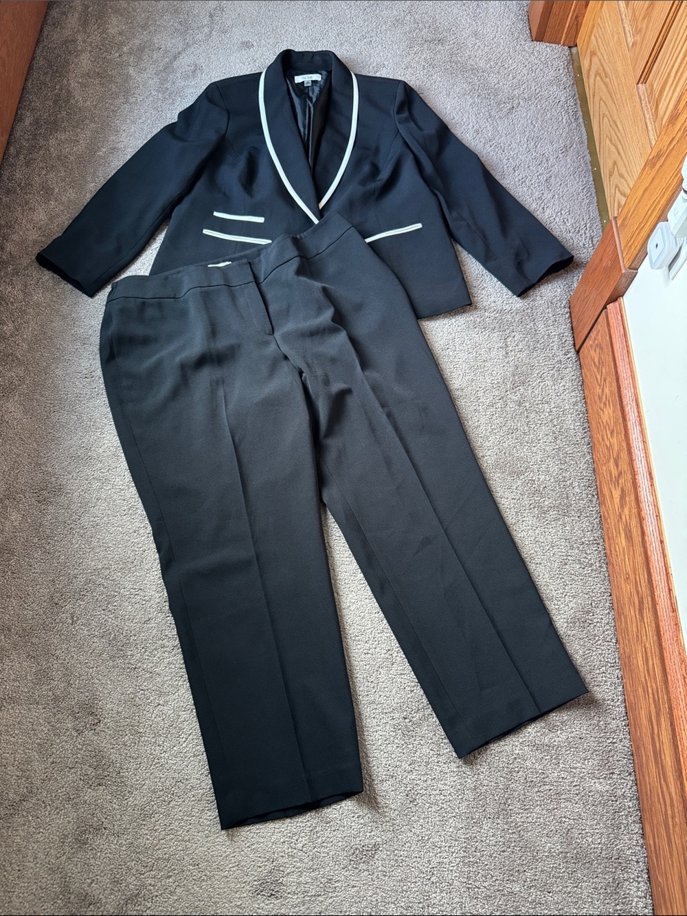 Le Suit Black Pant Suit Set Blazer Dress Pants Career Workwear SIZE 18W